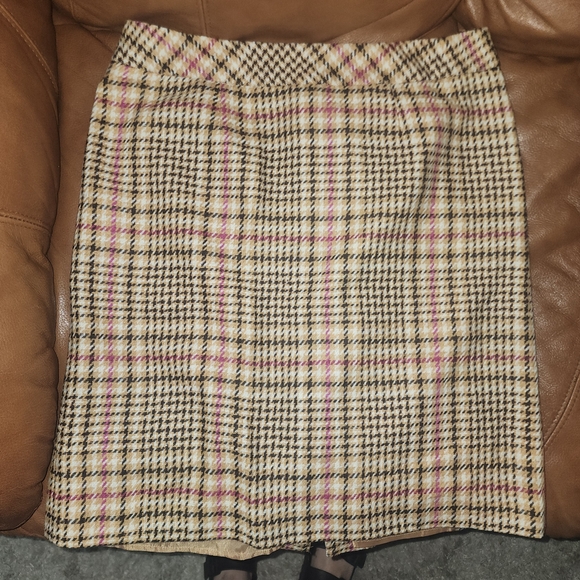 Chadwicks Dresses & Skirts - Chadwicks Women's Plaid Pencil Skirt in Cream and Pink